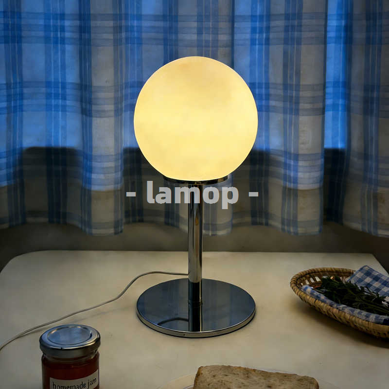 Decor Lighting Lamps - Lampa stołowa z mlecznobiałą, chromowaną podstawą,