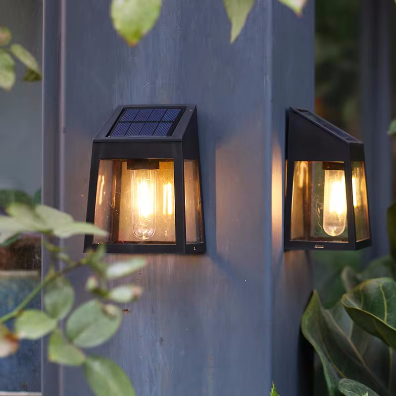 Lampa ścienna na energię słone – Decor Lighting Hours recenzja i cena